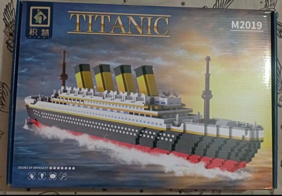 Titanic Ultra Realistic Version  (Large)